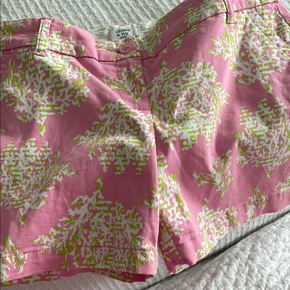 Crown & Ivy Pink and White Bermuda Shorts with Tailored Elegance